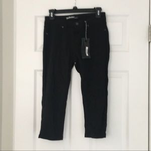 Black capris-Size M-NWT